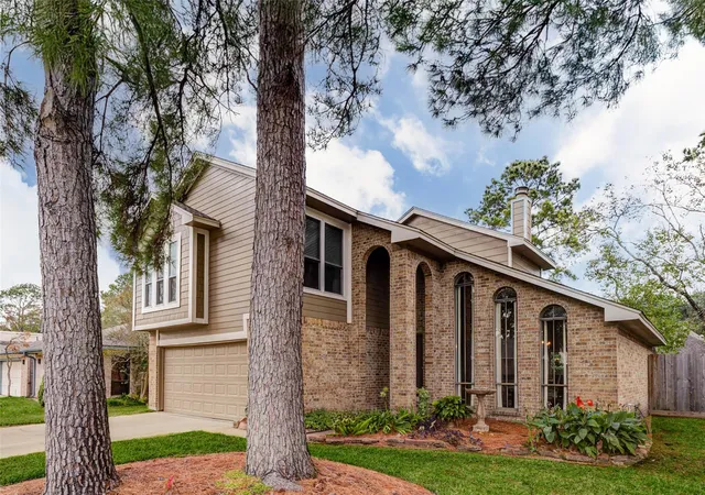 3rd image of 15811 Spring Forest Dr, Houston, TX 77059 | MLS# 64105163