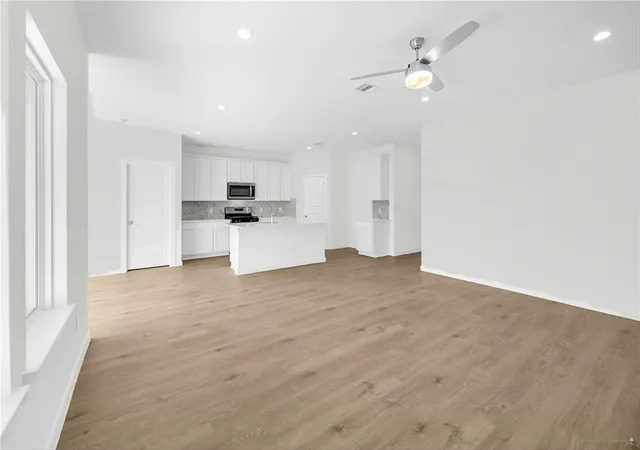 3rd image of 31723 Carlisle Cove Ct, Fulshear, TX 77441 | MLS# 72599352