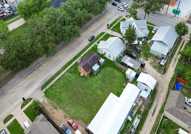 Photo 3 of Land for sale at 1113 4th St, Rosenberg, TX 77471 | MLS# 11486286 | Listing updated on 2026-10-03