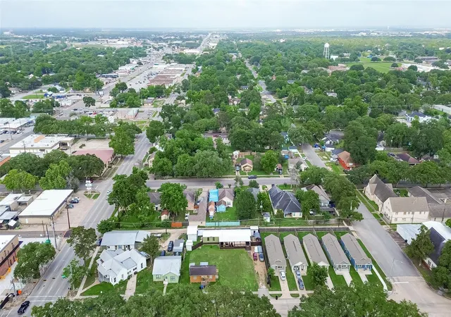 Photo 4 of Land for sale at 1113 4Th St, Rosenberg, TX 77471 | MLS# 11486286 | Listing updated on 2026-10-03