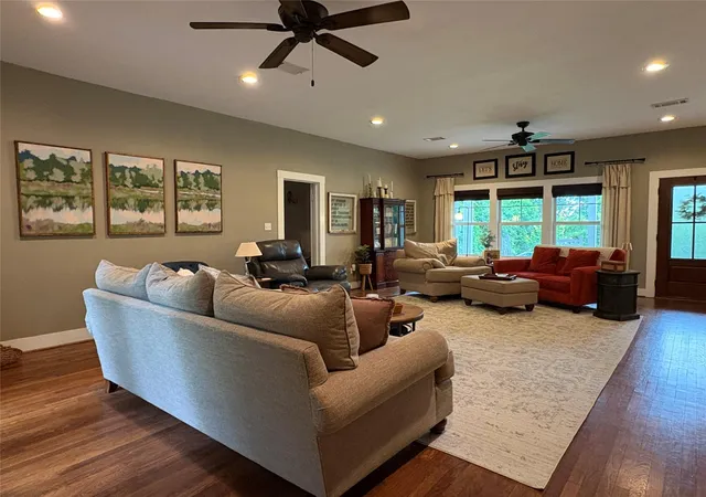 3rd image of 1699 Old Woodville Rd, Livingston, TX 77351 | MLS# 77973494