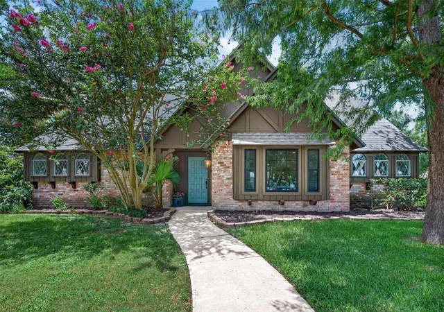 1st image of 4114 Willow Hill Dr, Seabrook, TX 77586 | MLS# 2342438