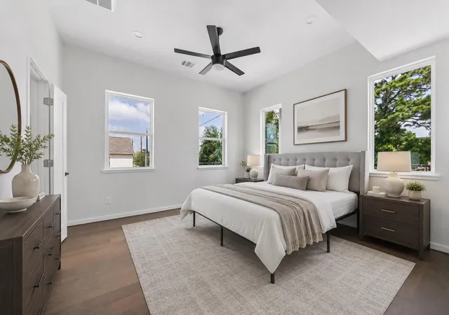 Photo 4 of Single family home for sale at 412 Rafi Run Ln, Houston, TX 77018 | MLS# 97612686 | Listing updated on 2026-08-27
