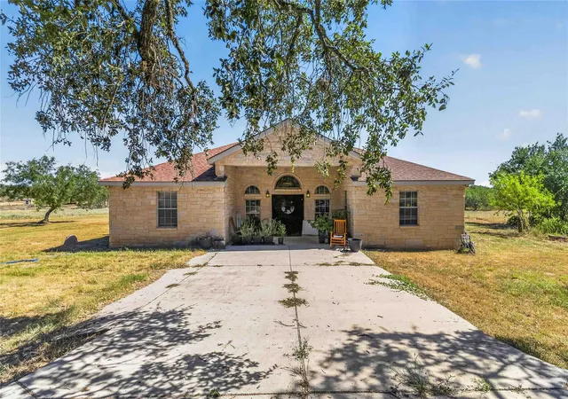 Photo 1 of Single family home for sale at 21174 Us Hwy 281 S, San Antonio, TX 78264 | MLS# 21755108 | Listing updated on 2026-08-27