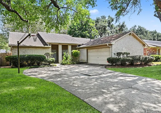 Photo 2 of Single family home for sale at 21307 Park Tree Ln, Katy, TX 77450 | MLS# 46743790 | Listing updated on 2026-09-13
