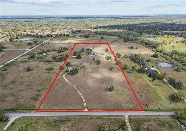 Photo 3 of Sale Pending at 8960 County Rd 505, Brazoria, TX 77422 | MLS# 41193644 | Listing updated on 2026-09-21