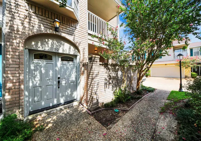 1st image of 2220 Bering Dr #29, Houston, TX 77057 | MLS# 3309396