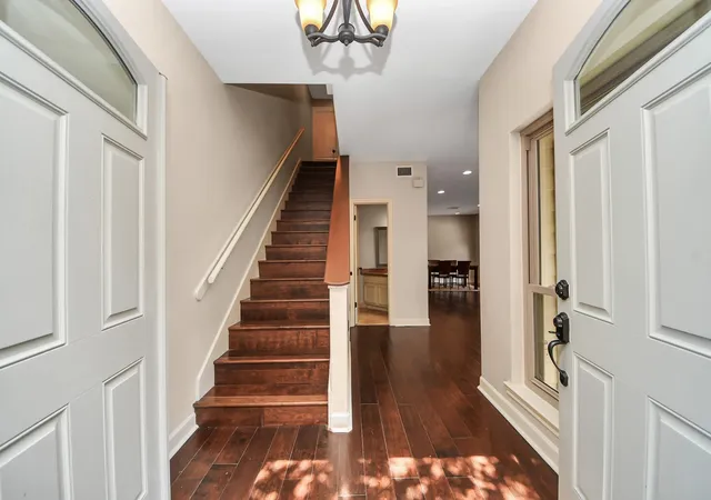 3rd image of 2220 Bering Dr #29, Houston, TX 77057 | MLS# 3309396