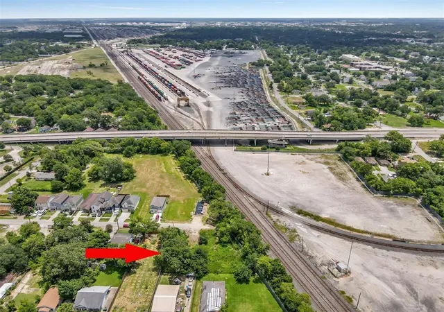 1st image of 0 Abernathy St, Houston, TX 77026 | MLS# 71885797