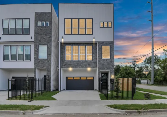 Photo 1 of Single family home for sale at 2401 Chapman St, Houston, TX 77009 | MLS# 45128985 | Listing updated on 2026-08-08