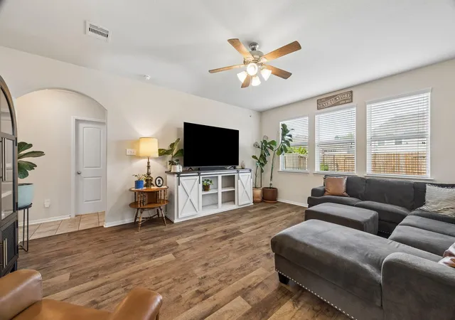 2nd image of 4702 Alluvial Cir, Alvin, TX 77511 | MLS# 41498854