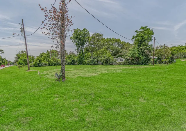 Photo 2 of Land for sale at 317 Woodson St, Willis, TX 77378 | MLS# 24477919 | Listing updated on 2026-07-22