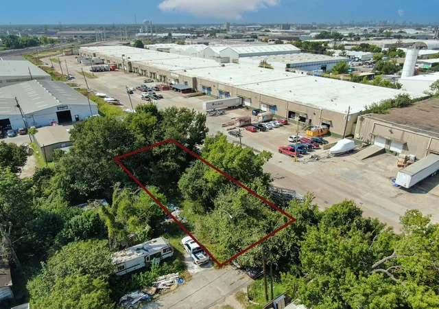 Photo 2 of Land for sale at 7202 Tilgham St, Houston, TX 77020 | MLS# 96365804 | Listing updated on 2026-09-10