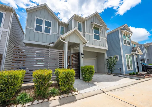 Homes for sale in Kemah, TX | 614 Sandy Bay Ln, Kemah, TX 77565 | MLS# 27962193