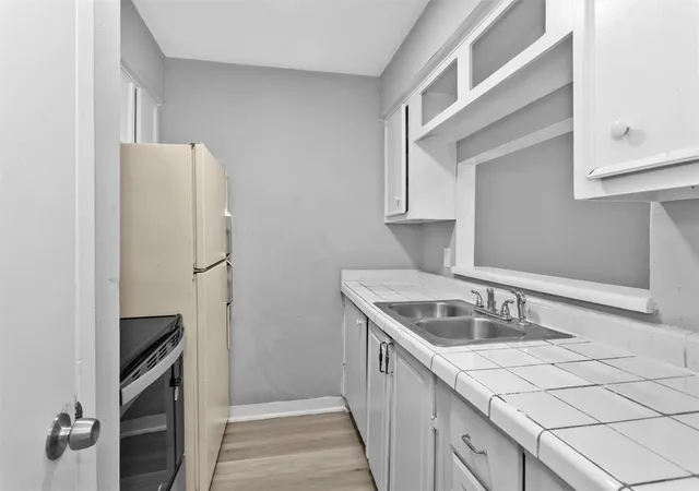 3rd image of 201 W Rosamond St, Houston, TX 77076