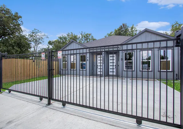 2nd image of 3652 Seabrook St #A and B, Houston, TX 77021 | MLS# 62988922