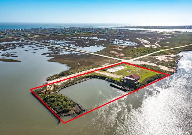 6th image of 606 Canal Dr, Freeport, TX 77541 | MLS# 17975726