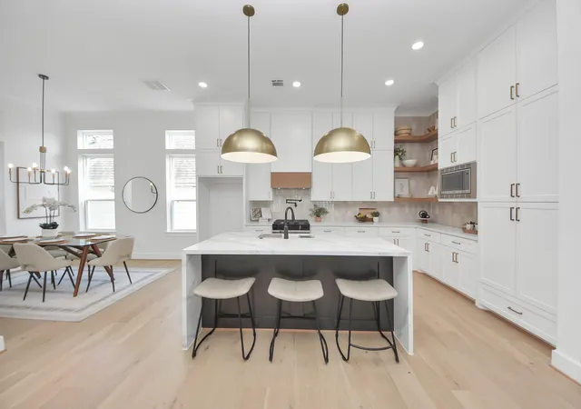1st image of 925 Fisher St #C, Houston, TX 77018 | MLS# 88264871