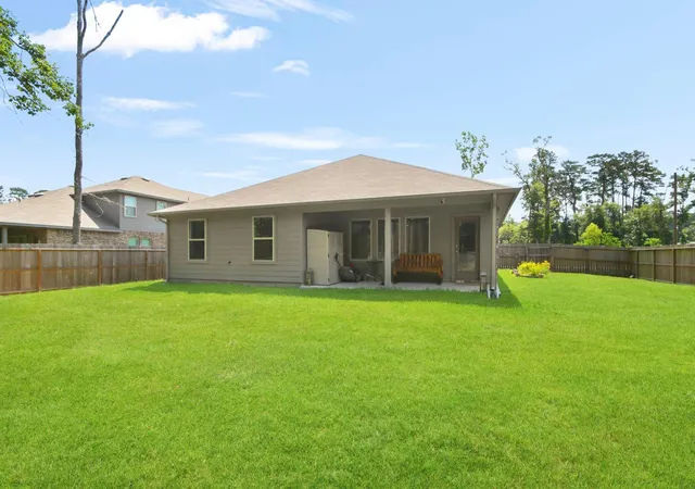 3rd image of 903 Forest Vw, New Caney, TX 77357 | MLS# 77840101