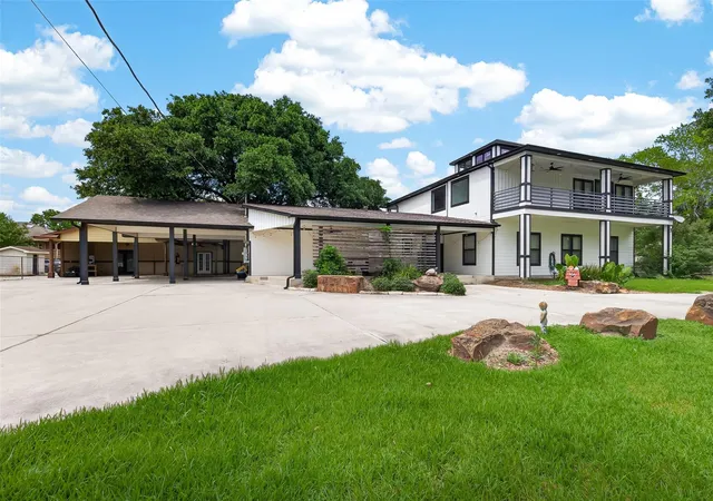 5th image of 323 E Palm St, Fresno, TX 77545 | MLS# 57415214