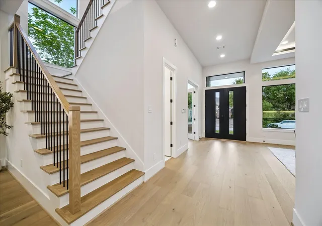 Photo 3 of Mansion for sale at 4714 Tamarisk St, Bellaire, TX 77401 | MLS# 50437112 | Listing updated on 2026-08-29