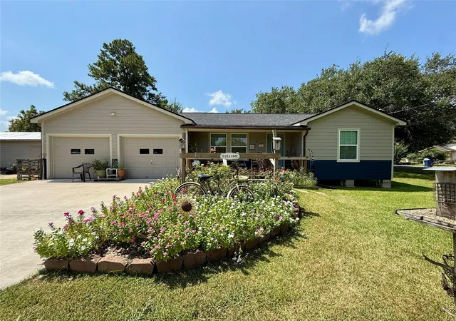 1st image of 317 Crews Way, West Columbia, TX 77486 | MLS# 25744688