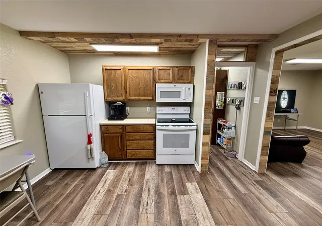image of 317 Crews Way, West Columbia, TX 77486 | MLS# 25744688