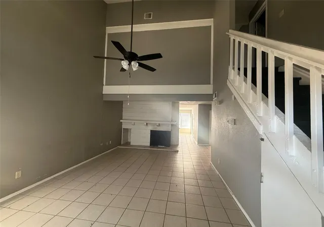 Photo 4 of Townhouse for sale at 8498 Dairy View Ln, Houston, TX 77072 | MLS# 16521004 | Listing updated on 2026-08-31