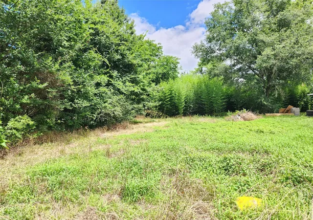 1st image of 811 Couch St, Kilgore, TX 75662 | MLS# 66132487