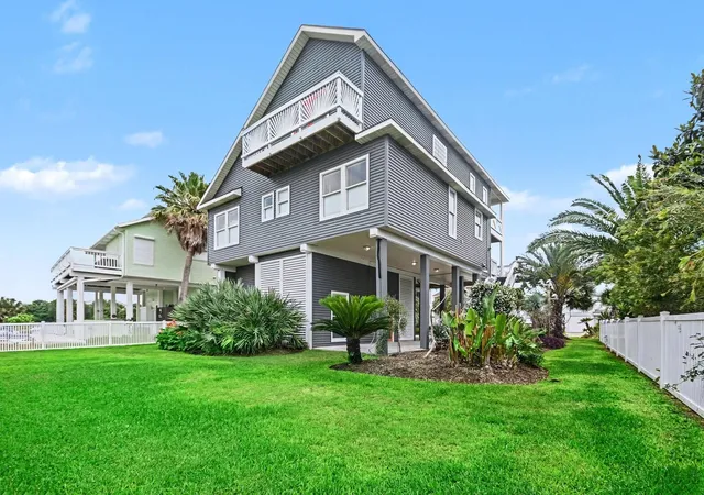 Photo 2 of Single family home for sale at 13318 Binnacle Wy, Galveston, TX 77554 | MLS# 41606734 | Listing updated on 2026-08-25