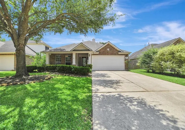 Homes for sale in Pinehurst, TX | 11915 Lois Lane Dr, Pinehurst, TX 77362 | MLS# 68427563