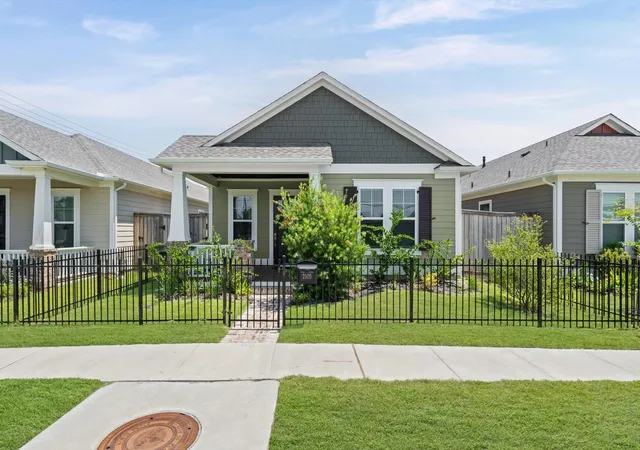 1st image of 2505 Houston Ave, Pearland, TX 77581 | MLS# 83437276