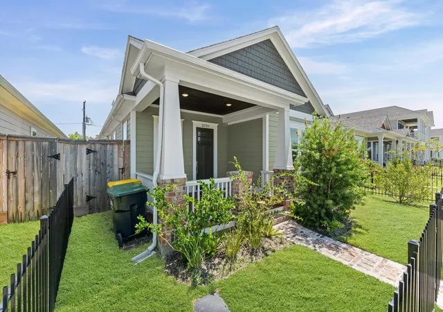 3rd image of 2505 Houston Ave, Pearland, TX 77581 | MLS# 83437276