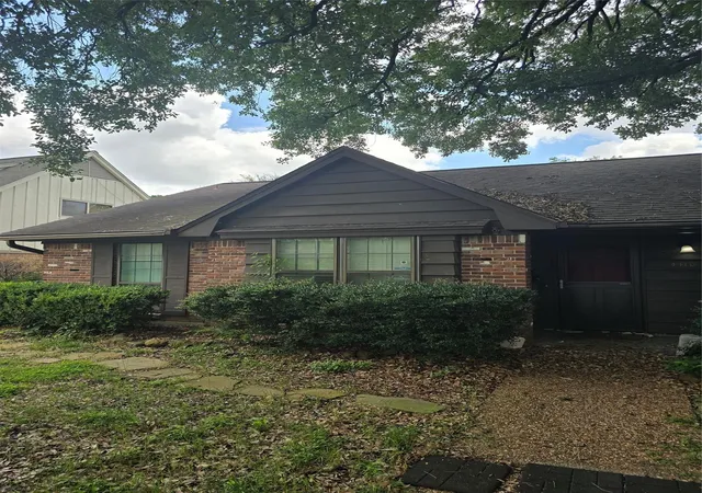 Photo 4 of Sale Pending at 4410 Belle Glade Dr, Houston, TX 77018 | MLS# 31767741 | Listing updated on 2026-09-11
