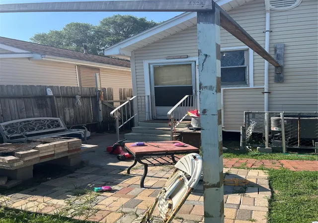 Photo 4 of Single family home for sale at 5107 Ave Q 1/2, Galveston, TX 77551 | MLS# 48897782 | Listing updated on 2026-06-22