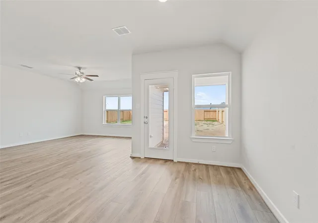 Photo 4 of Single family home for sale at 11746 Airspeed Dr, Conroe, TX 77303 | MLS# 7380879 | Listing updated on 2026-09-20