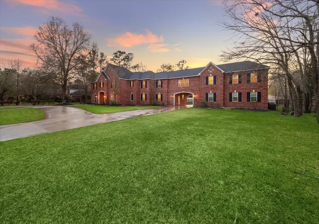 3rd image of 15 Enchanted Woods Dr, Kingwood, TX 77339 | MLS# 80843001