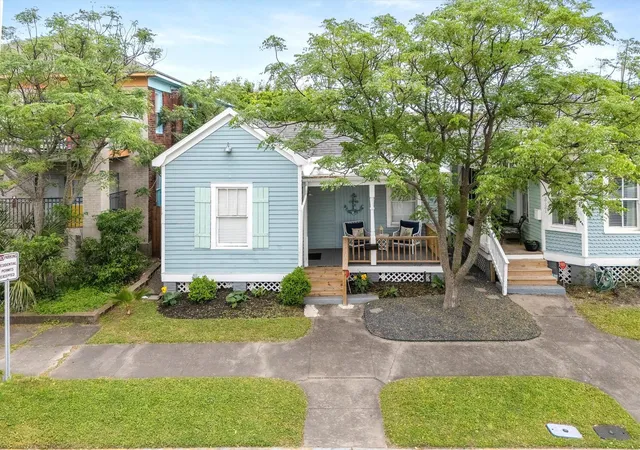 Photo 2 of Single family home for sale at 2119 Ave P, Galveston, TX 77550 | MLS# 10809297 | Listing updated on 2026-05-04