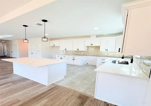 Photo 4 of Single family home for sale at 114 County Rd 3543, Cleveland, TX 77327 | MLS# 66656386 | Listing updated on 2026-09-07