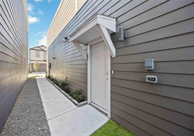 Photo 3 of Sale Pending at 3312 Willshire Stone St, Houston, TX 77091 | MLS# 40209343 | Listing updated on 2026-10-05