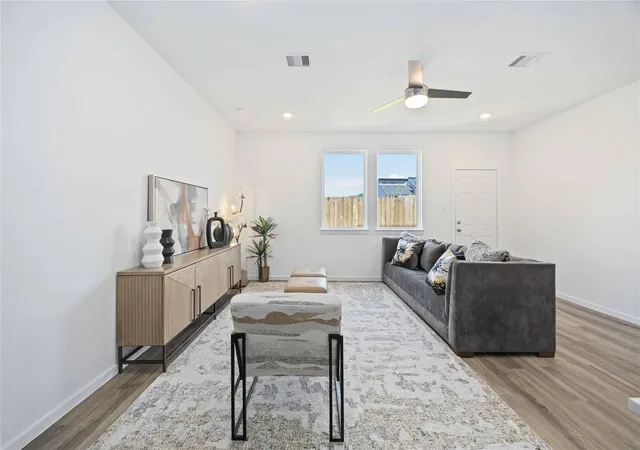 Photo 3 of Sale Pending at 3312 Willshire Stone St, Houston, TX 77091 | MLS# 40209343 | Listing updated on 2026-10-05