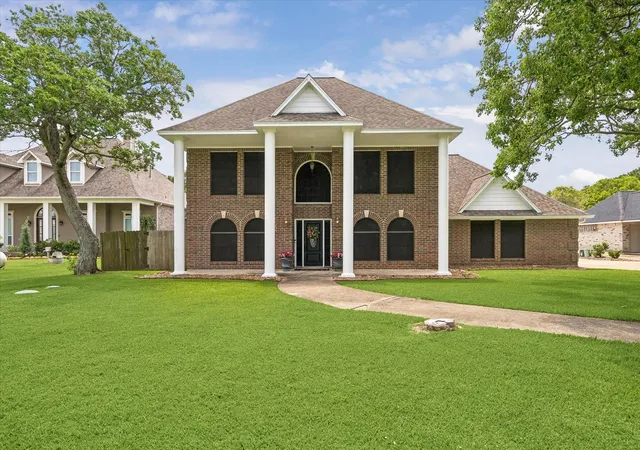 2nd image of 6934 Plantation Dr, Baytown, TX 77523 | MLS# 93397085