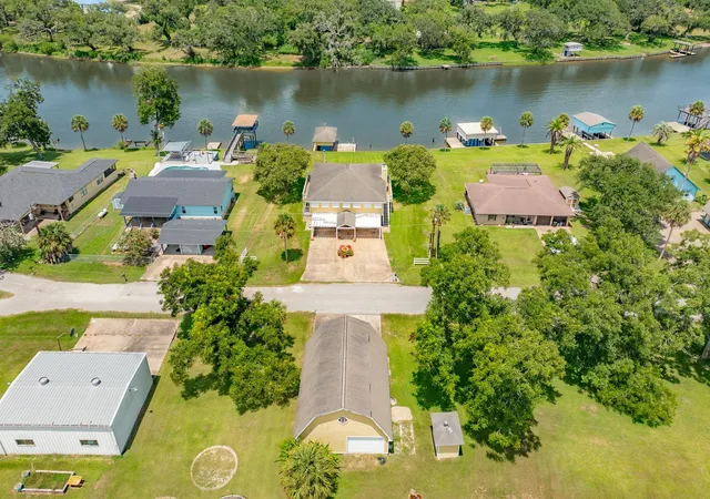 Photo 2 of Sale Pending at 138 Vivian St, Brazoria, TX 77422 | MLS# 82129808 | Listing updated on 2026-09-09