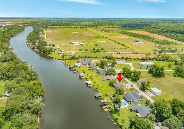 Photo 3 of Sale Pending at 138 Vivian St, Brazoria, TX 77422 | MLS# 82129808 | Listing updated on 2026-09-09