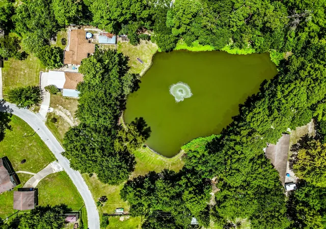 2nd image of 2217 Shannon Dr, Huntsville, TX 77320 | MLS# 82130178