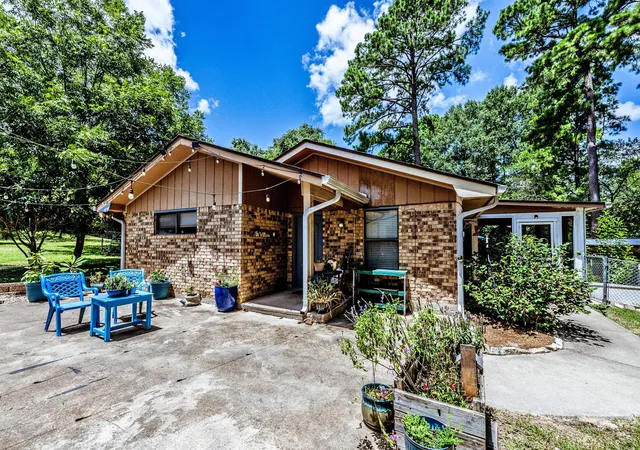 42nd image of 2217 Shannon Dr, Huntsville, TX 77320 | MLS# 82130178