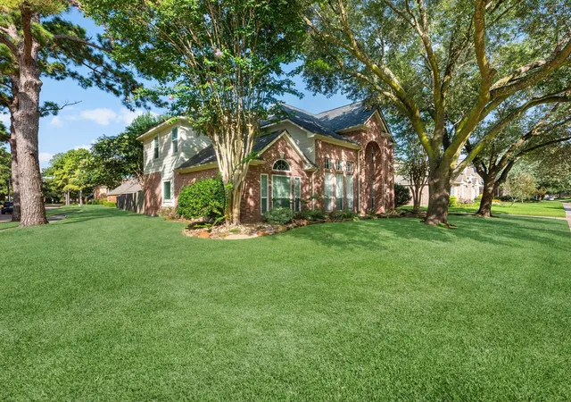 Photo 3 of Sale Pending at 15603 Twisting Springs Dr, Cypress, TX 77433 | MLS# 14526307 | Listing updated on 2026-09-10