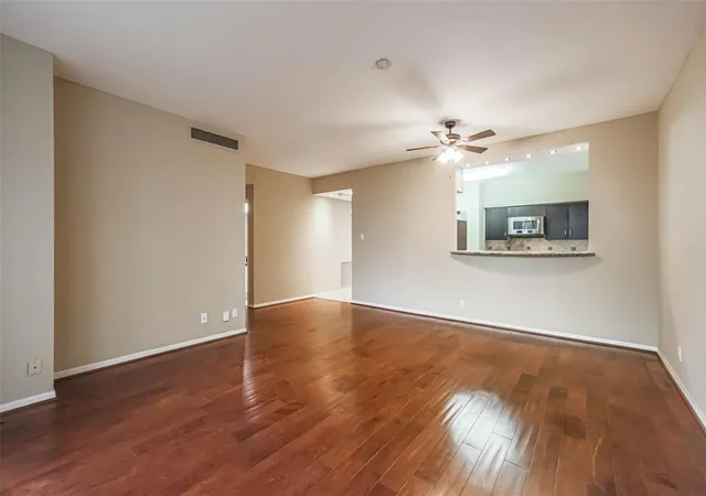 3rd image of 15 Greenway Plz #5C, Houston, TX 77046 | MLS# 60776774