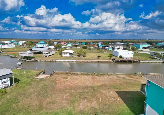 3rd image of 140 County Road 200, Bay City, TX 77414 | MLS# 59993331