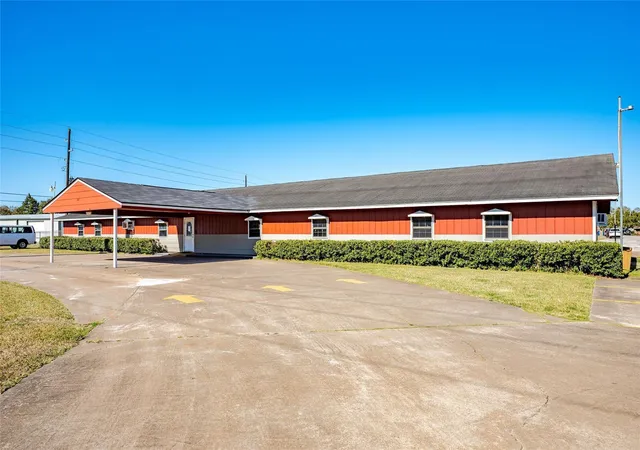 Photo 2 of Mansion for sale at 5111 Power Line Rd, Richmond, TX 77469 | MLS# 70686542 | Listing updated on 2026-08-31